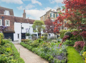 Clarendon Cottage